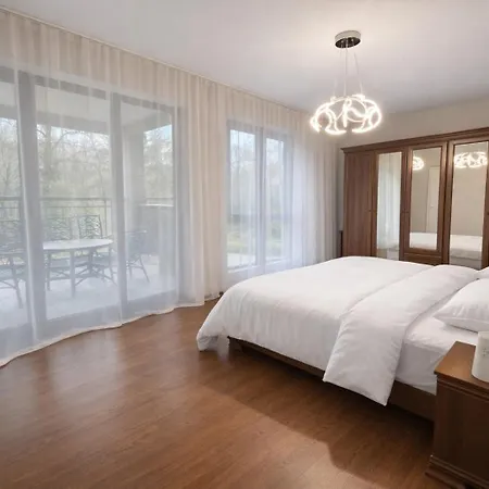 Golden Sands 1br With Pool & Private Parking Апартаменти *