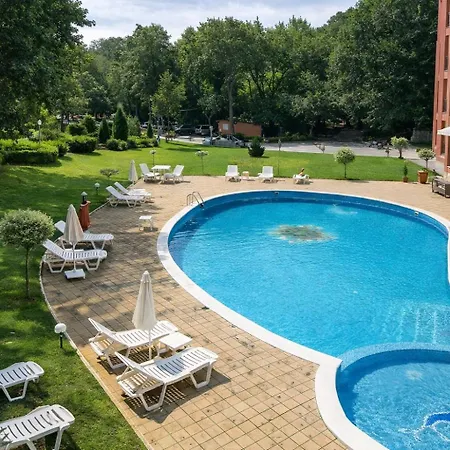 Апартаменти Golden Sands 1br With Pool & Private Parking Варна
